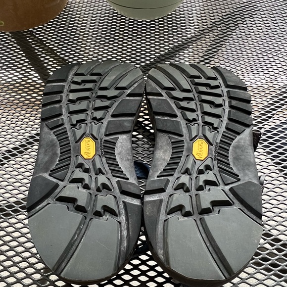 Mens size 9 chacos!